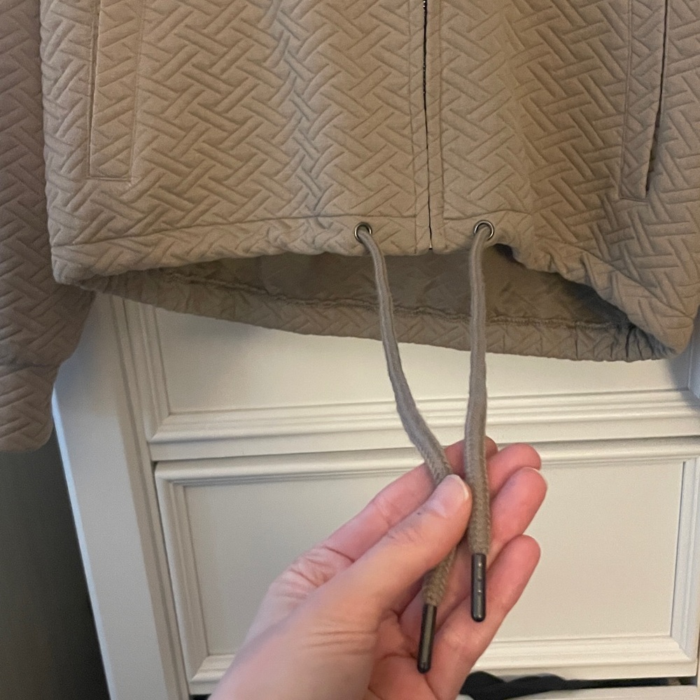 Como Quilted Tan Bomber Jacket - Picture 5 of 9